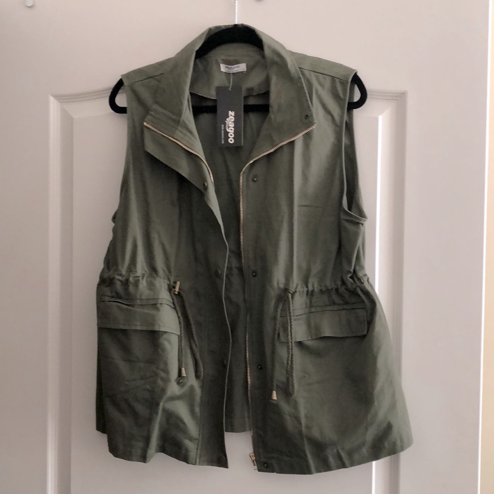 NWT Casual Army Green Fall Vest